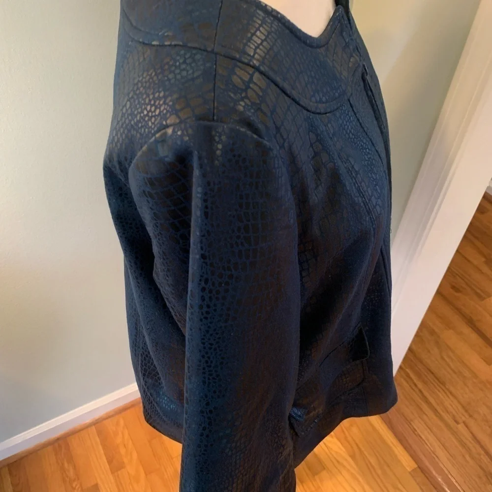 Susan Graver faux alligator zippered jacket, size S